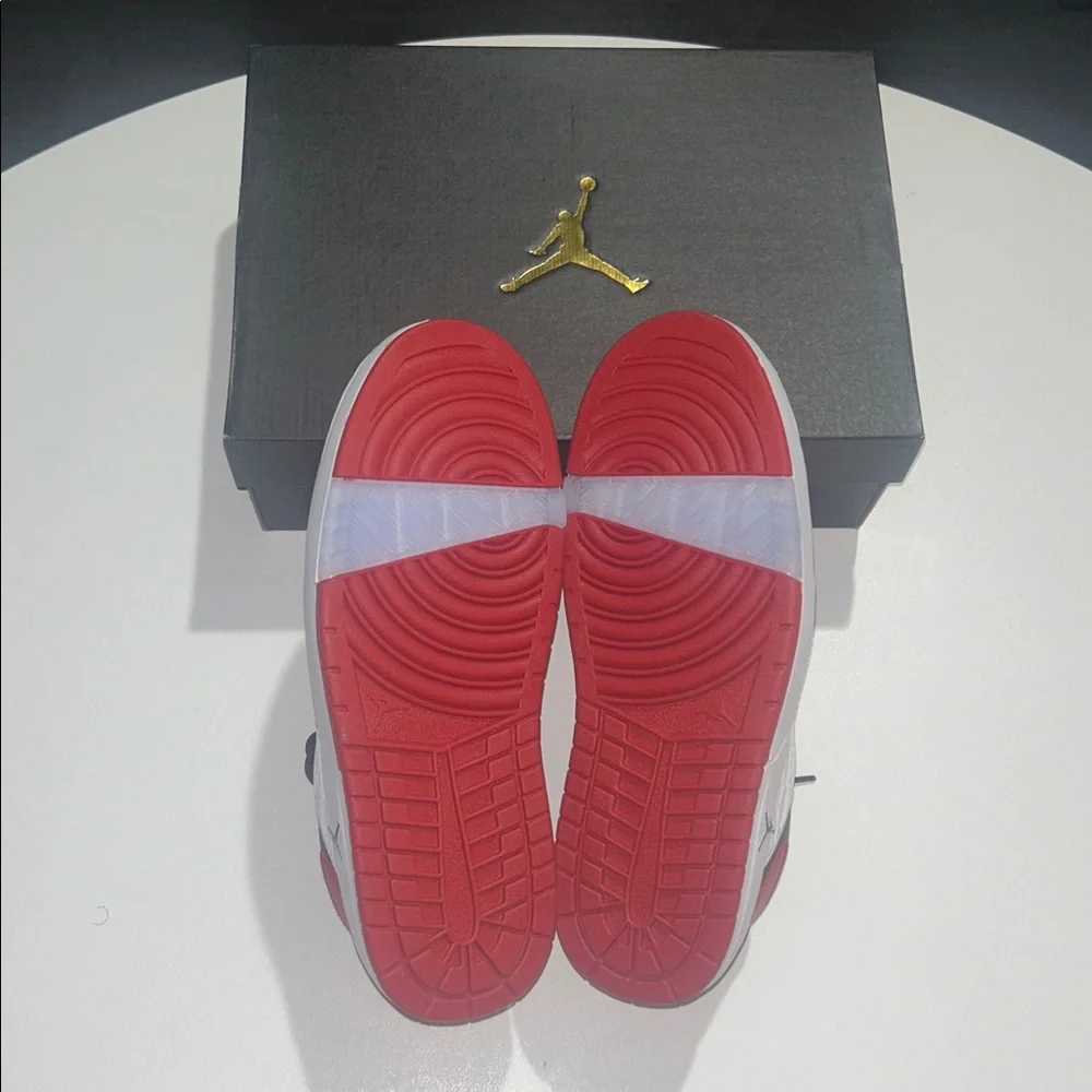 Jordan Nu Retro 1 Low “Varsity Red White Black” Youth Size 7Y - Picture 7 of 12